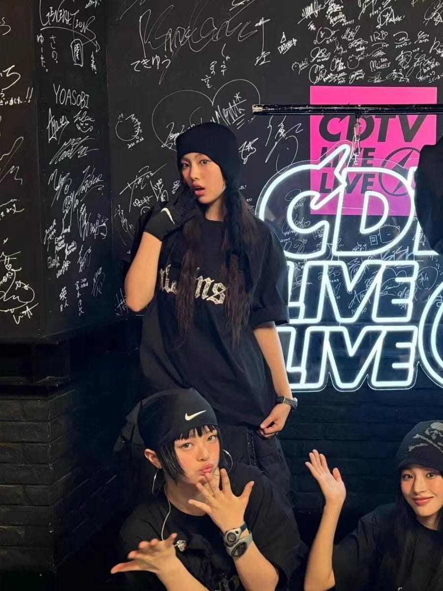 NEWJEANS  T-SHIRT 100% COTTON